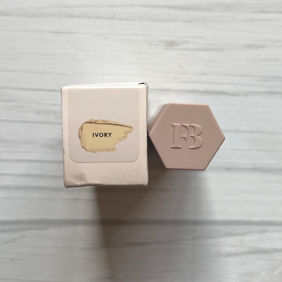 Fenty Beauty Matchstick Matte Skinstick Shade Ivory⭐️ - Picture 5 of 6